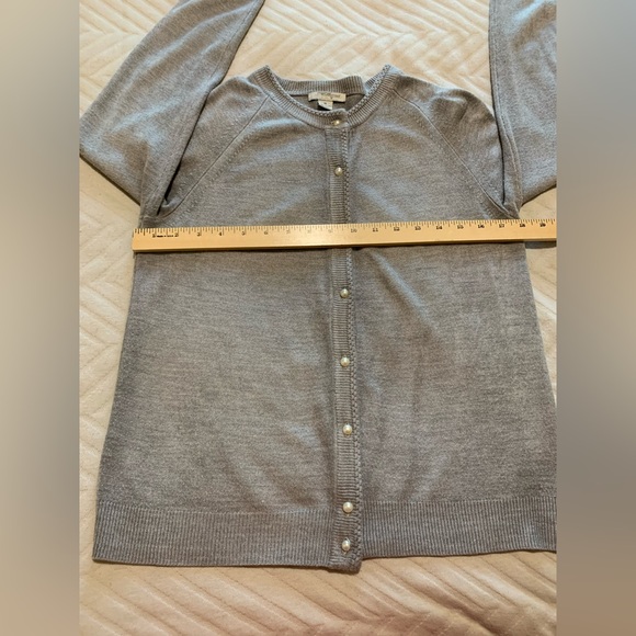 Mercer Street Studio Heather Gray Pearl Button Up‎ Sweater Cardigan M Minimalist - Picture 6 of 8